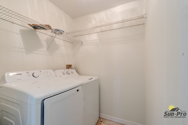 Building Photo - 5505 Magnolia Ave