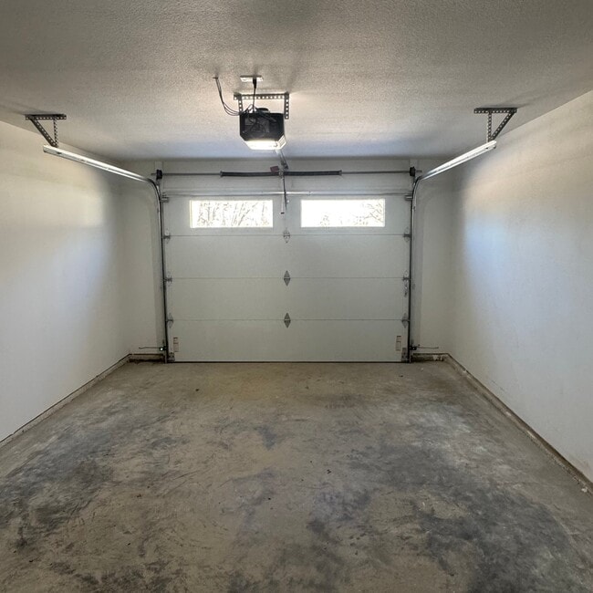 Building Photo - 238 Briar Ridge Dr