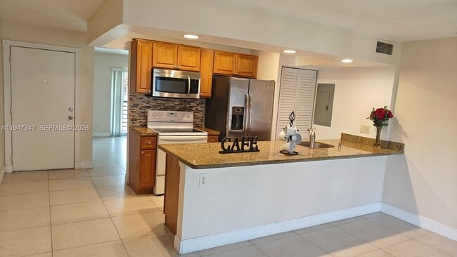 Building Photo - 5214 NE 6th Ave