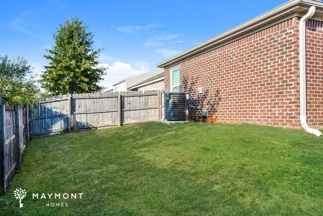 Building Photo - Beautiful 3 Bedroom Home