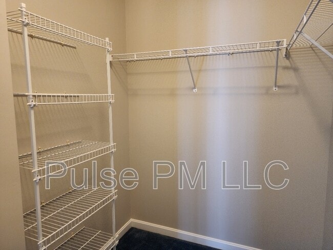 Building Photo - 985 Mistflower Ln