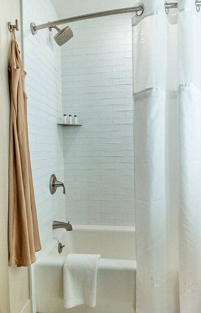 Building Photo - 83 Middle St