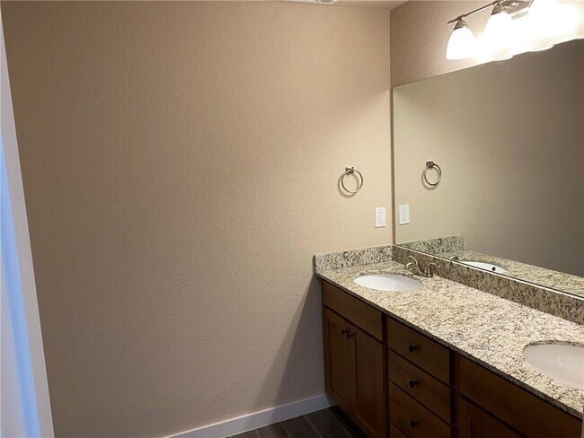 Building Photo - 422 Barbet Dr