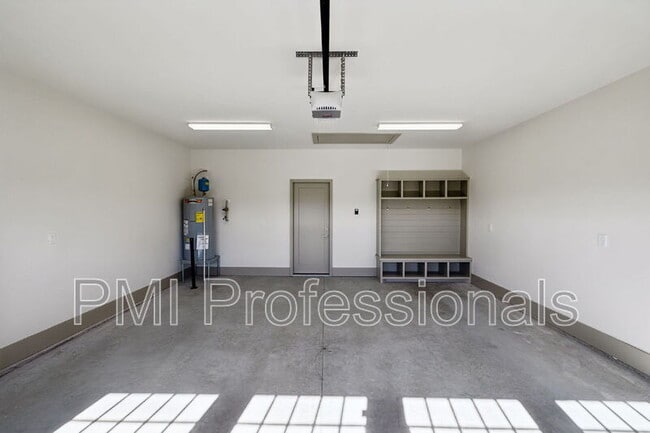 Building Photo - 3419 John Richards Dr