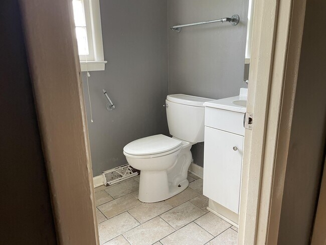 Building Photo - 262 Osage Ct