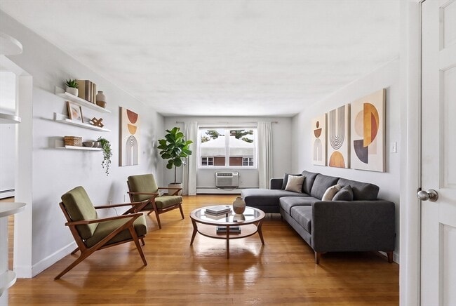 Building Photo - 33 Montvale Ave