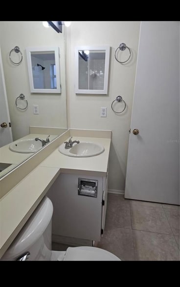 Building Photo - 1060 Dees Dr