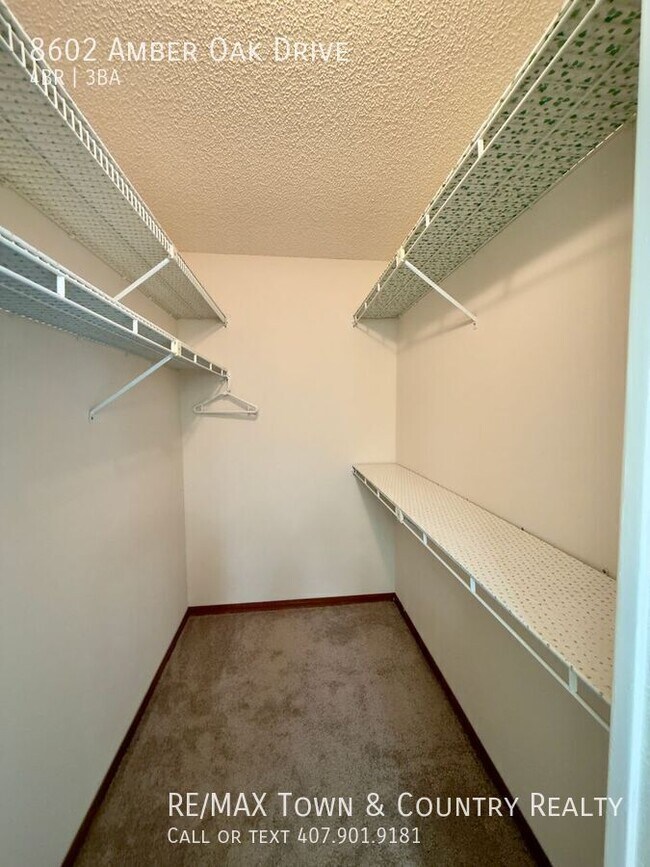 Building Photo - 8602 Amber Oak Dr