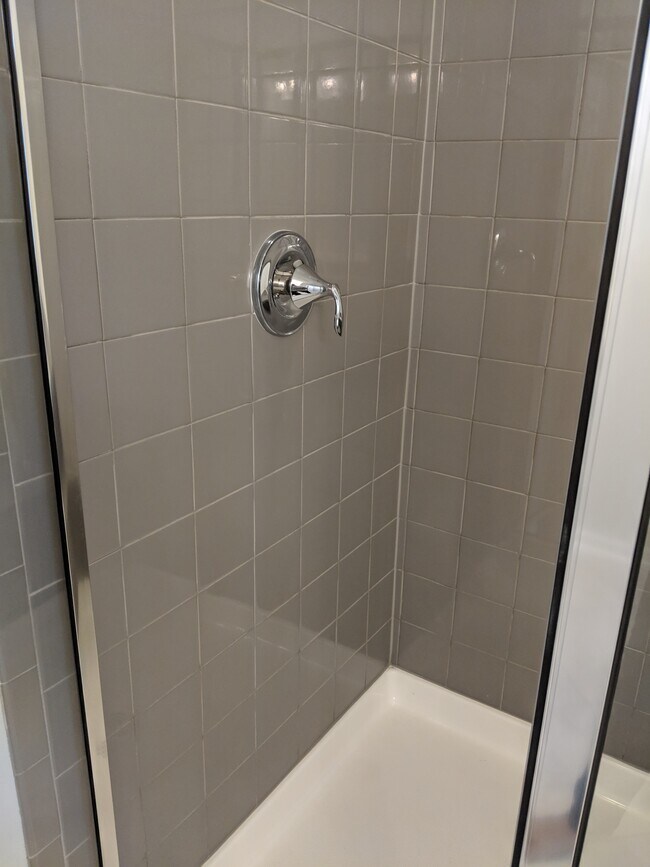 Building Photo - 1385 Southpoint Trail