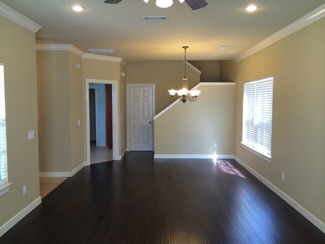 Building Photo - 2708 Westminster Dr