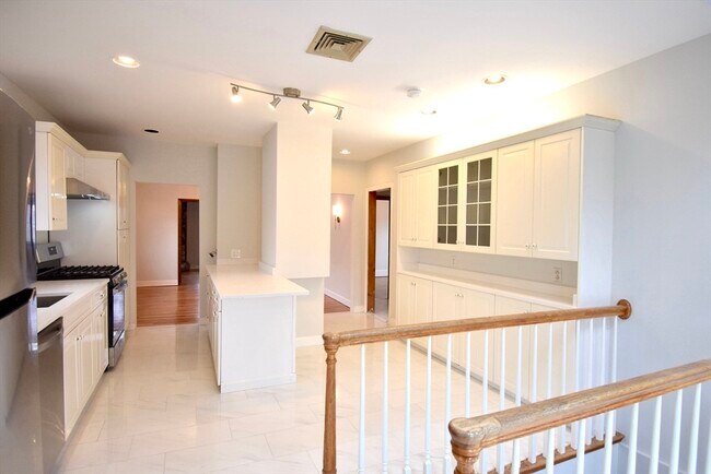 Building Photo - 144-146-146 Cleveland Ave