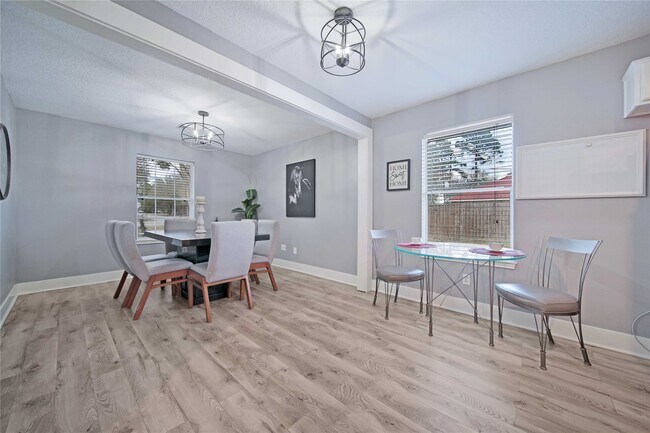 Building Photo - 6003 Weisinger Dr