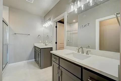 Building Photo - 620 Abadan Dr