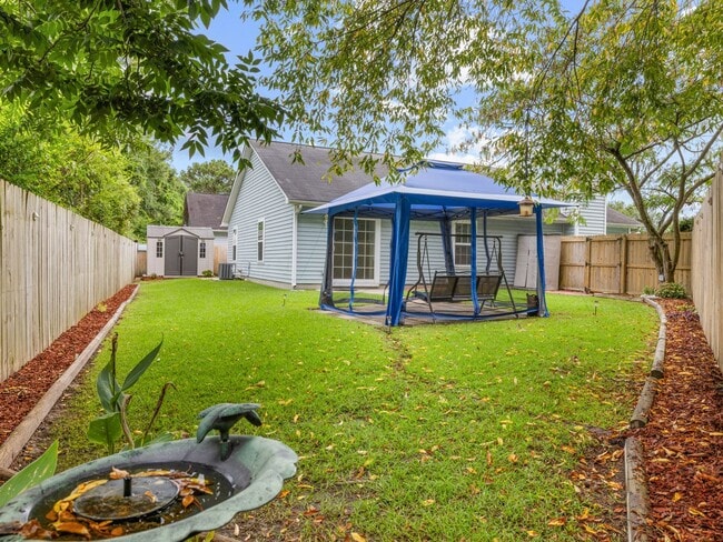 Building Photo - Beautiful 4 Bedroom Home with Bonus Room and Fenced Yard