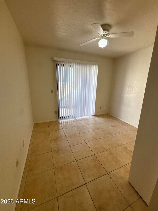 Building Photo - 1628 E Birch St