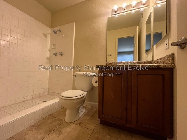 Building Photo - 7110 E Continental Dr