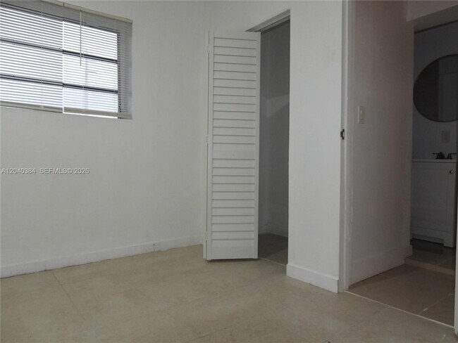 Building Photo - 1572 NE 149th St