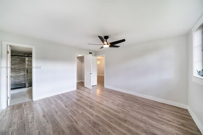 Building Photo - 8901 S Hollybrook Blvd