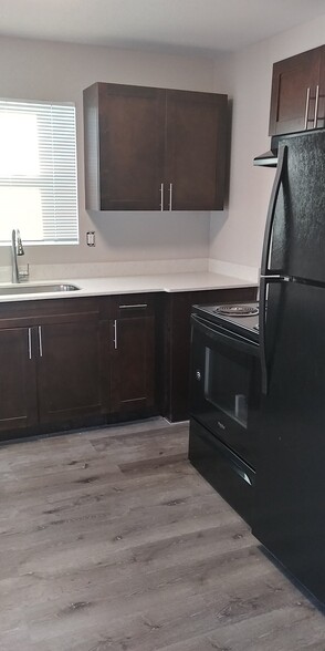 Appliances - 701 E Hanlon St