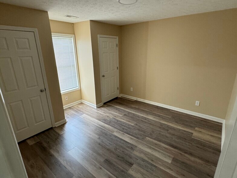 Building Photo - 92 Apple Tree Way