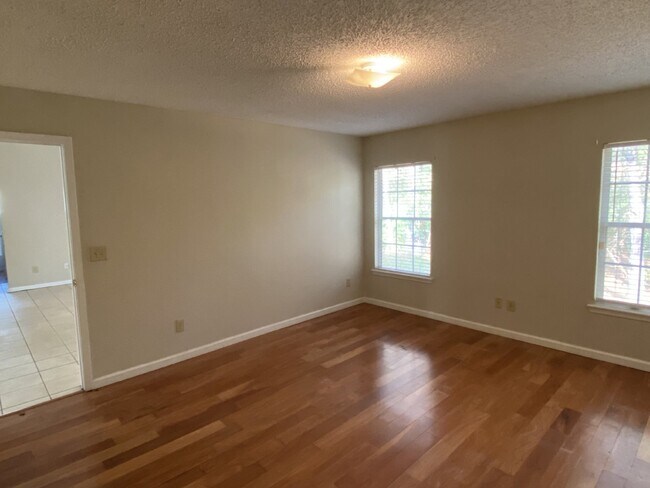 Building Photo - COMING SOON – 3 Bedroom, 2 Bathroom Single...