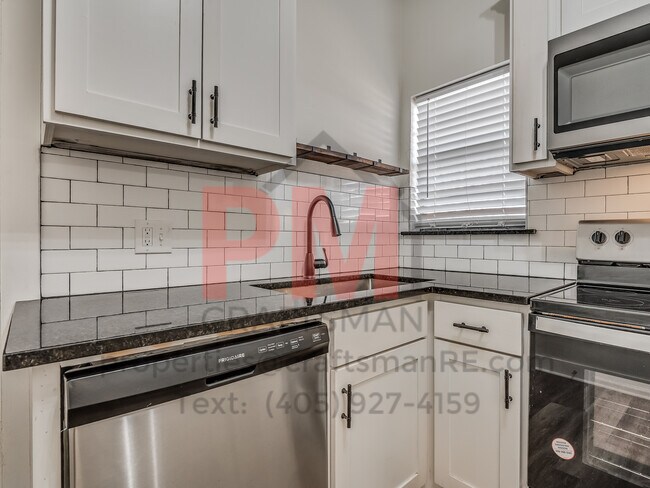 Building Photo - 1620 Linden St