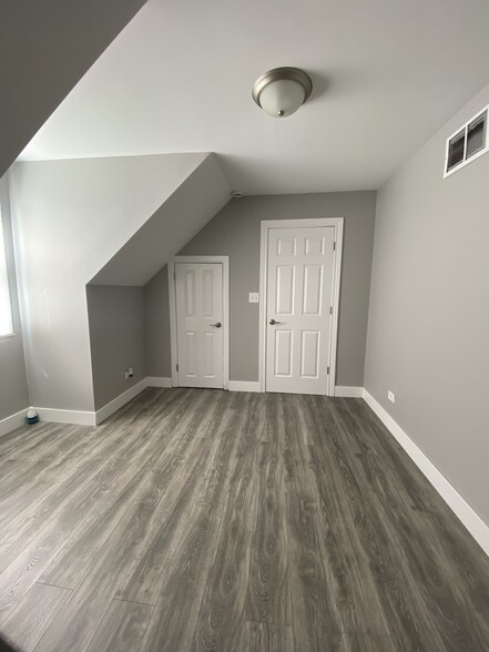 Building Photo - 3840 S Albany Ave