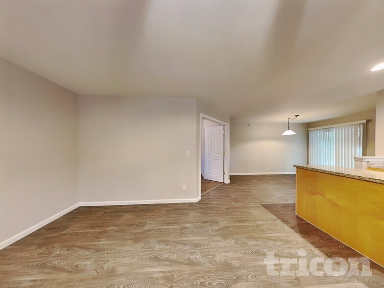 Building Photo - 1675 Van Petten St