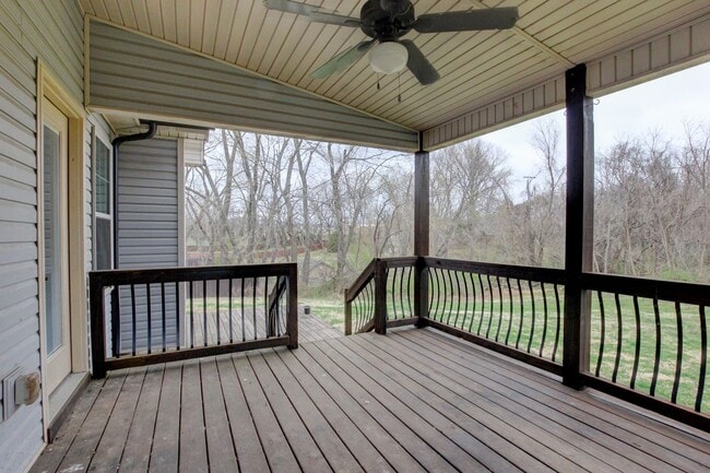 Building Photo - Executive Home on Cul de sac off exit 8.  Hurry.