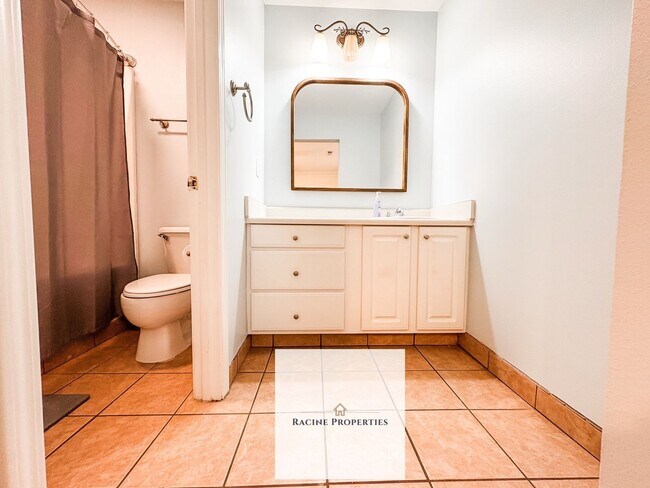 Building Photo - Charming Home in the Heart of Greenville