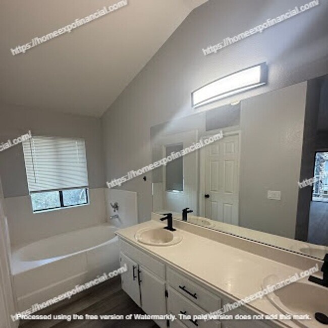 Building Photo - Nice Home For Rent