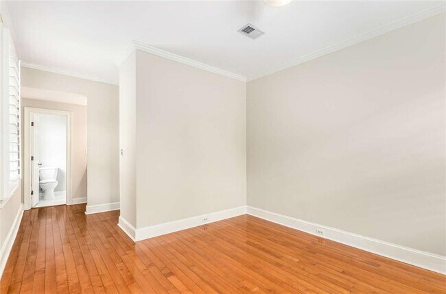 Building Photo - 2840 Peachtree Rd NW