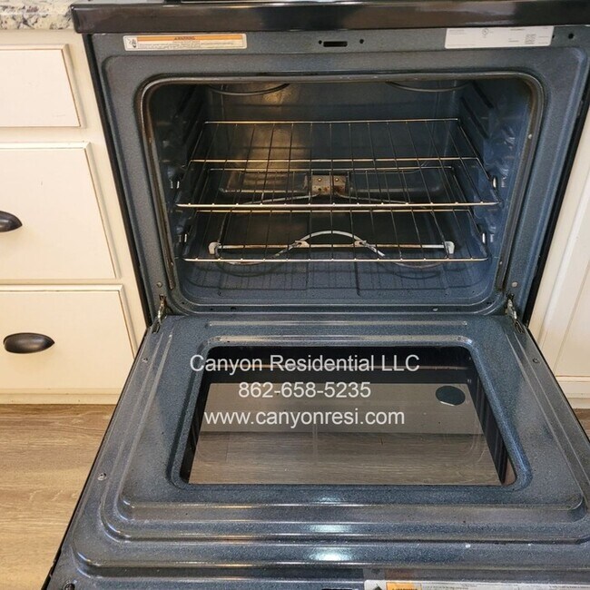 Building Photo - 4396 Moat Dr