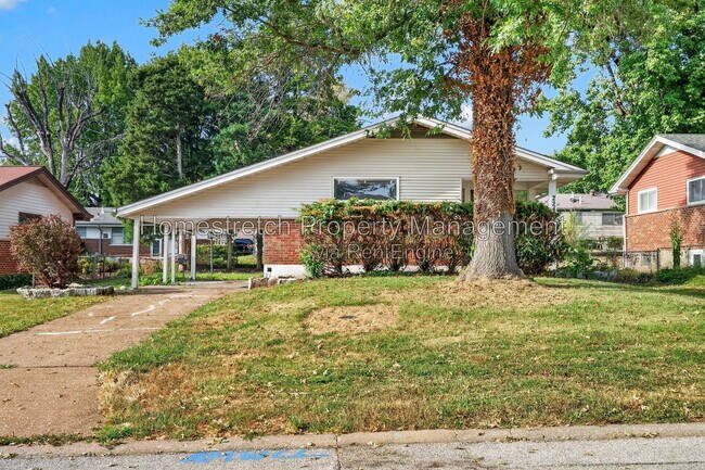Building Photo - 2247 Hollis Dr