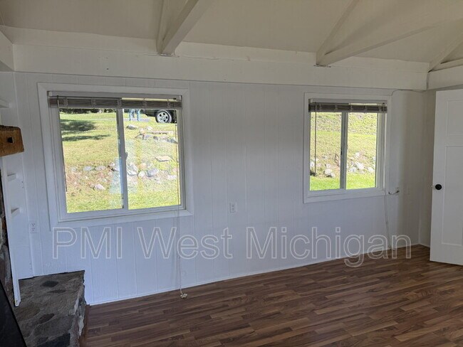 Building Photo - 12495 Oakwood Shores St