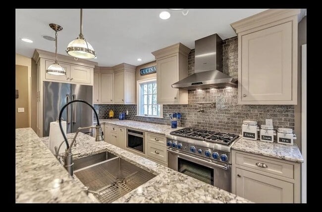 Building Photo - 7 Washburn St