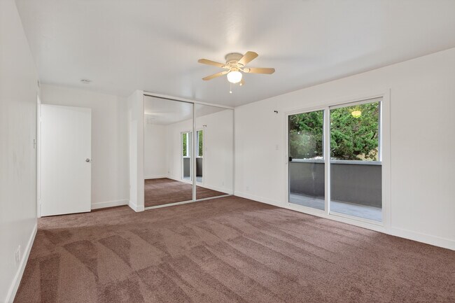 Building Photo - 3216 Delaware St