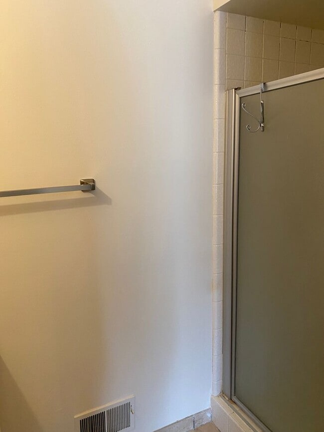 Building Photo - 2 Weeks Rent Free! 4 Bed, 3 Bath Condo in South Ogden