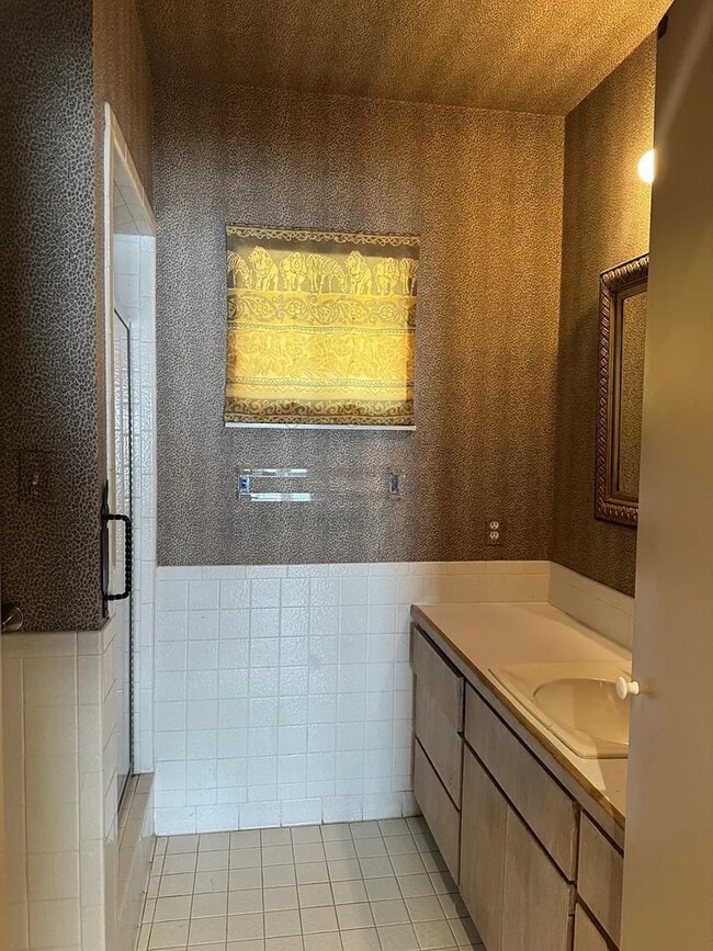 Building Photo - 302 Riverhill Blvd