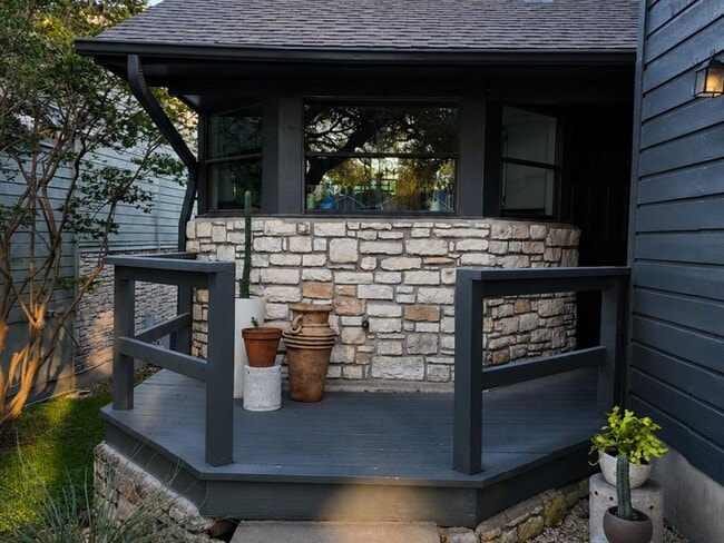Building Photo - 6 Cypress Point