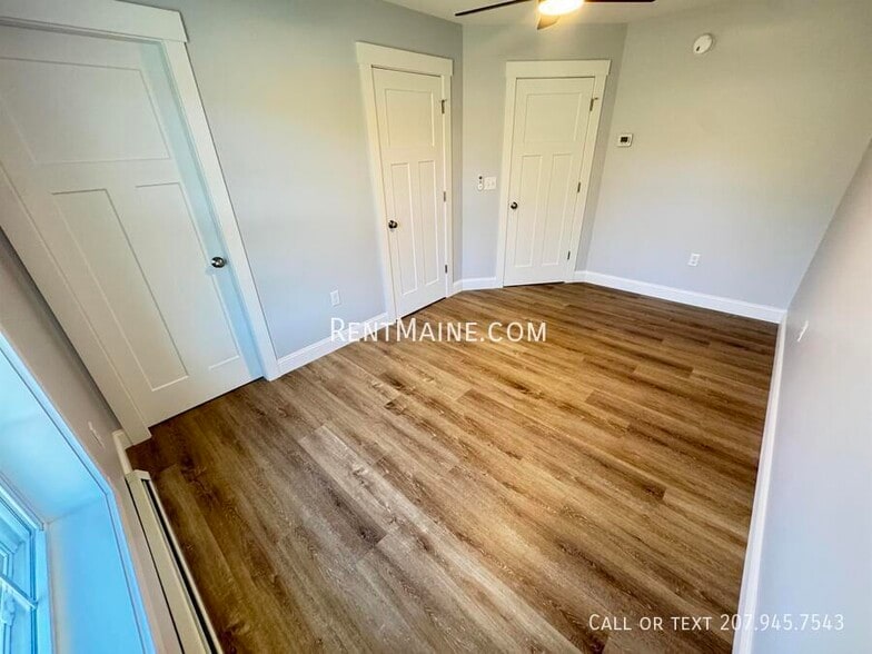 Building Photo - 208 Rocky Rdg Dr