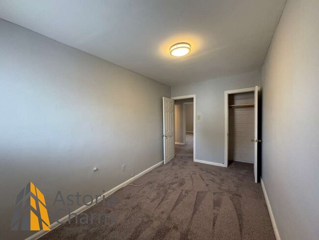 Building Photo - Conveniently Located 4 Bedroom with Privat...