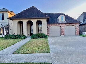 Building Photo - 411 Dunvegan Ct