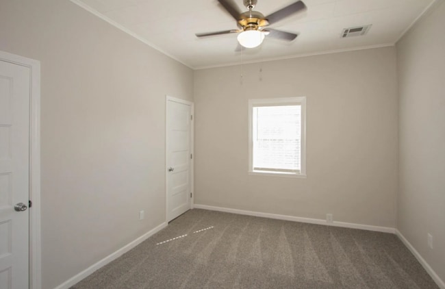 Building Photo - 3 Bed, 2 Bath in Claremore- Available Now!
