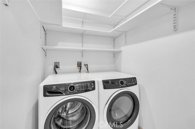 Building Photo - 477 E Del Mar Blvd