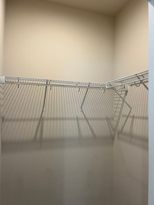 Building Photo - 2601 Pinnacle Ln