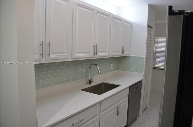 Building Photo - 1351 SW 125th Ave
