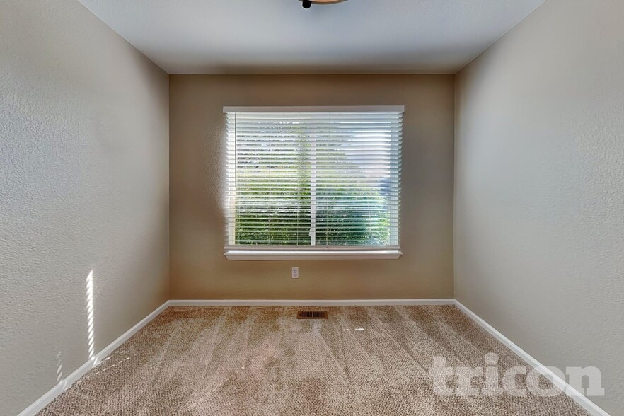 Building Photo - 4836 Ireland Ct