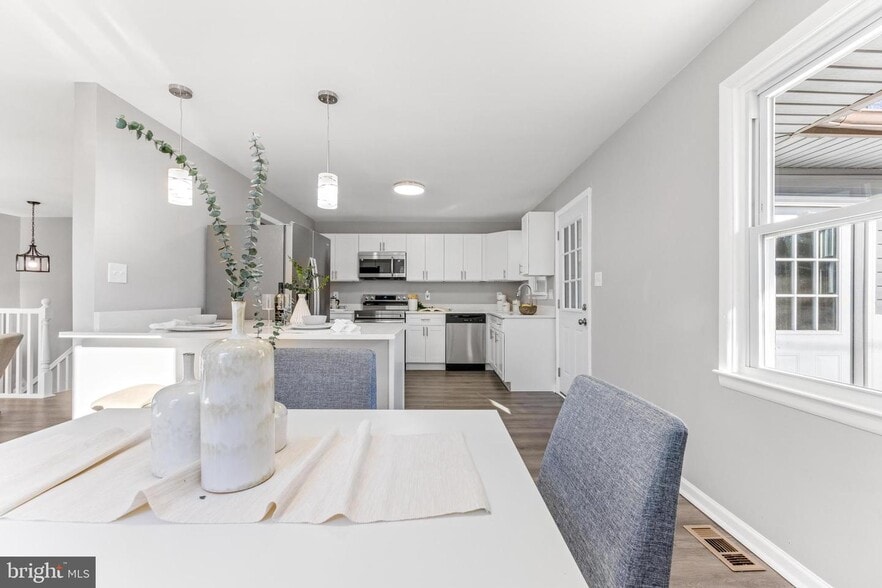 Building Photo - 713 Biddle Rd