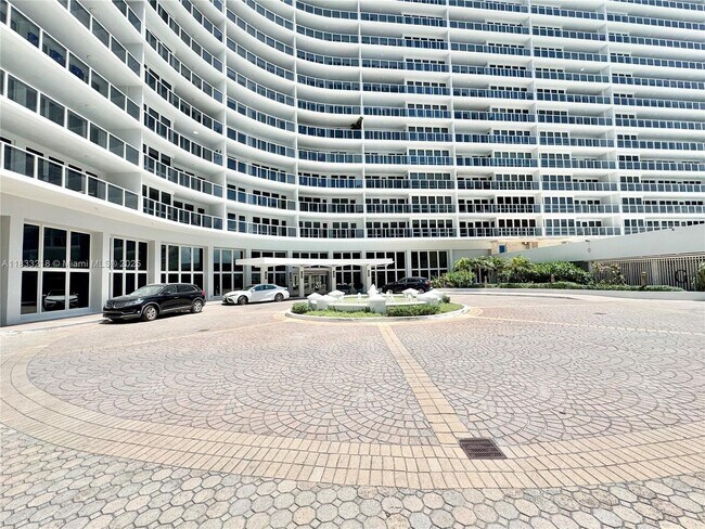 Building Photo - 4100 Galt Ocean Dr